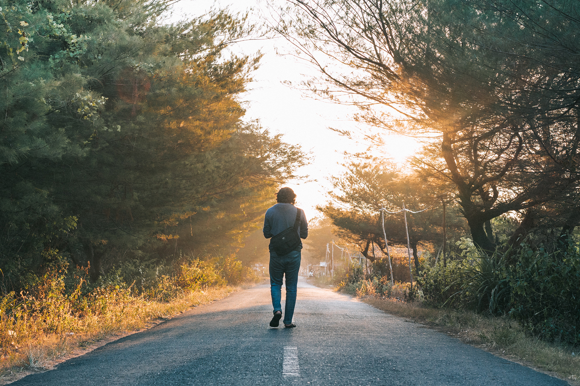 5 THINGS THAT ARE HOLDING YOU BACK IN  LIFE.