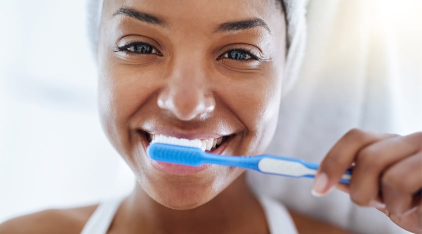 COMMON MISTAKES YOU MAKE WHEN BRUSHING YOUR TEETH