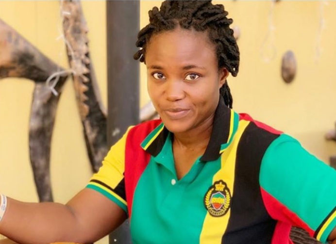 Stonebwoy’s Girl Ayisha Modi Shows Kindness As She Hits The Streets To Donate To People Street