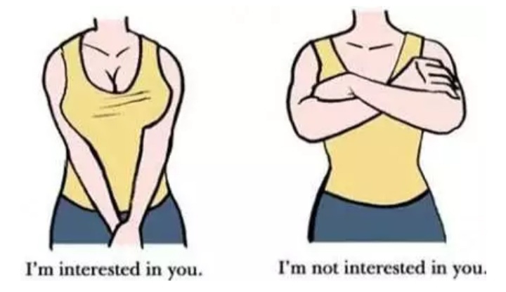 8 Female Body Signs that indicate She likes You
