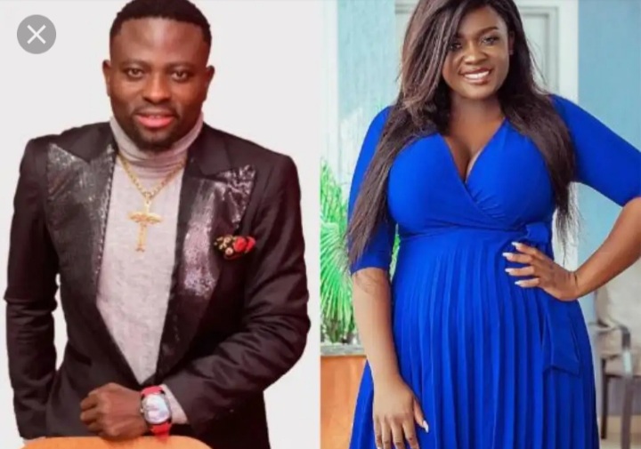 Brother Sammy gives Tracey Boakye romantic treat, massages her legs and feet in new video