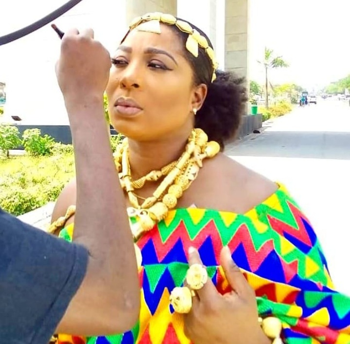 Months After Her Relationship Saga With Mikki Osei, Gloria Sarfo Secretly Ties The Knot