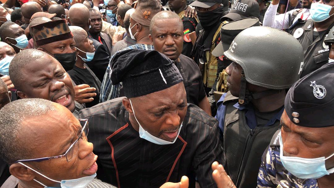 Minority Members of Parliament Walked to EC Office: EC Accepts Petitions